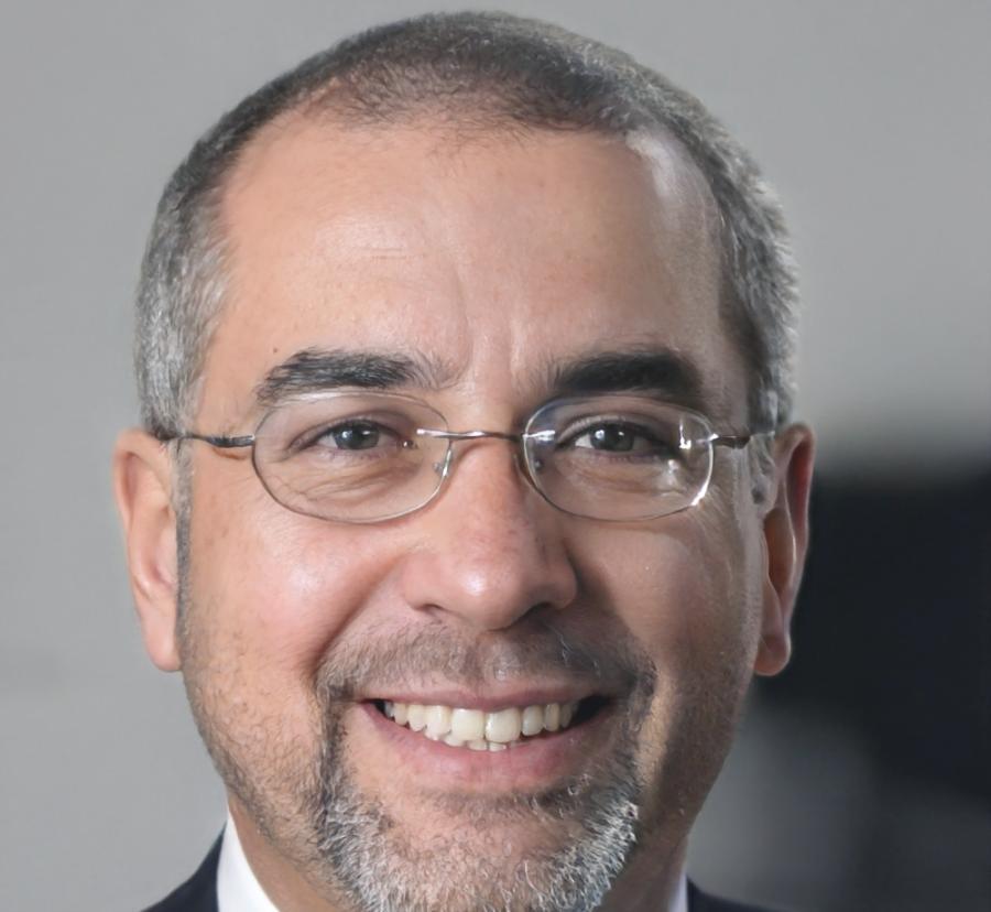 Portrait de Julien Moreau, expert en gestion budgétaire